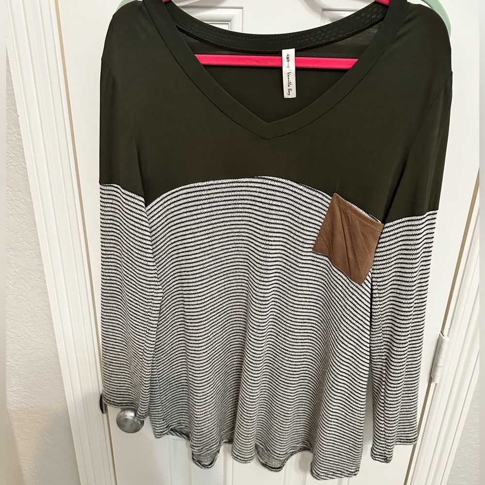 Olive green knit long sleeve with elbow patch size L